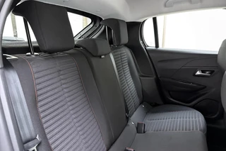 Peugeot 208 1.2 PureTech Active Pack | Navigatie | Parkeersensoren achter | Cruise Control | Lichtmetaal 16inch | Apple Carplay/Android Auto / 14