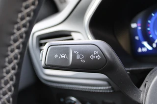 Ford Focus Wagon 1.0 EcoBoost Hybrid Active X  | Leder! | Adaptieve cruise | Trekhaak | Camera | BLIS / 21
