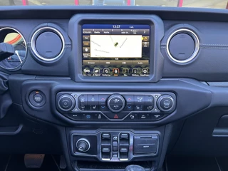 Jeep Wrangler Unlimited 4xe 380 Sahara  | Irmscher | Cross | Camera voor | / 29