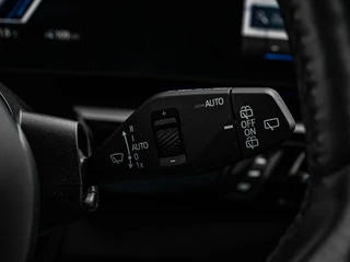 BMW iX1 eDrive20 67 kWh M Sport | SOH 100% | Trekhaak | Harman/Kardon | Keyless | LED | Camera | Navigatie | 18" / 21