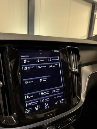 Volvo V60 2.0 T6 Recharge AWD R-Design Pano Leer Camera NAP / 44