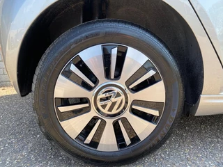 Volkswagen e-up! E-up 82PK 5D Panoramadak / Stoelverw. / Automaat! / 29