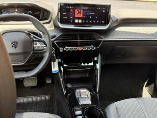 Peugeot 208 1.2 Hybrid 110 e-DCS6 Allure / 24