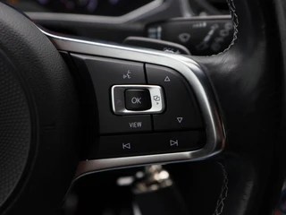 Volkswagen T-Roc 1.5 TSi 150 Pk Automaat Sport Business R-Line | Full LED | Adaptive Cruise | Carplay | Stoelverwarming | LED | Camera | Airco | 19 Inch / 26