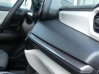 Suzuki Swift 1.2 Style Smart Hybrid / 32