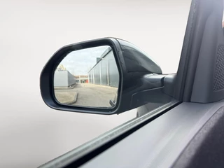 Kia EV2 Plus 42.2 kWh 3.000,- Inruilkorting | Privacy Glass | 18" lichtmetalen velgen | Warmtewerend glas rondom | Draadloze oplader voor smartphone / 20