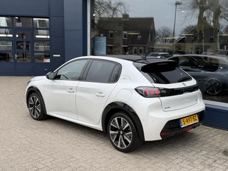 Peugeot 208 1.2 Turbo 100 PK GT | Navigatie | Zwart dak | Sportstoelen | Keyless Start | 17" Lichtmetalen Velgen | Full LED Verlichting | Climate Control | Cruise Control | Camera | Parkeersensoren | Dodehoek detectie | / 2