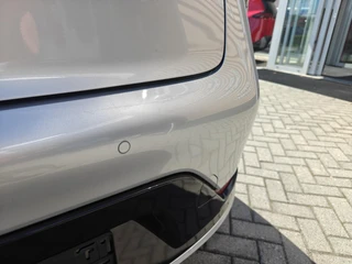 Toyota Prius 2.0 Plug-in Hybrid 220 PARK-SENSOREN BLIND-SPOT KEYLESS STOEL/STUURVERW CAMERA APPLE/ANDROID DAB+ LM-VELGEN AD-CRUISE ELEK-ACHTERKLEP / 12