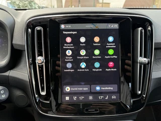 Volvo XC40 Recharge Plus SOH 92%| PILOT ASSIST ACC| ELEKTRISCHE ACHTERKLEP| DODE HOEK SENSOR |WARMTEPOMP| STOEL + STUURVERWARMING| ACHTERUITRIJCAMERA| RIJKLAAPRIJS INCL. 12 MND BOVAG GARANTIE| / 23