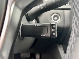 Renault Captur 1.6 E-Tech Full Hybrid 145 Techno  | Stoel+Stuurverwarming | Climate Control | Draadloze Telefoonlader | Camera + Sensoren | Two-Tone | Apple CarPlay/Android Auto / 51