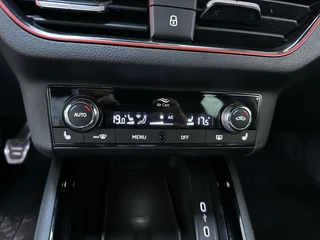 Skoda Kamiq 1.0 TSI Sport Business Virtual Cockpit Trekhaak Parkeersensoren App-Connect Stoelverwarming / 13