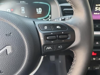 Kia Stonic 1.0 T-GDi MHEV DynamicPlusLine Navi | Stoel en stuurverwarming | Camera | Keyless met startknop | Apple Carplay / Android Auto | Getinte ramen achter | Fabrieksgarantie | NAP / 17