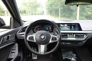 BMW 1 Serie 118i High Executive M-Sport  | Panodak | Stoelverw. | LED | DAB | Camera | BTW | / 25