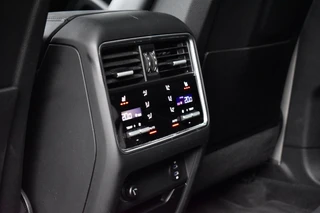Porsche Cayenne Coupé 3.0 E-Hybrid Platinum Edition *Krijt* | Sportuitlaat | Panorama | ACC | Trekhaak | Ventilatie | Achterasbesturing | Bose | Head-Up | 22'' Wielen | / 31