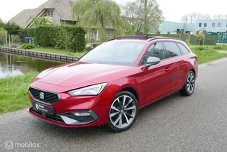 Seat Leon Sportstourer 1.5 eTSI DSG FR / Pano / Cam / Navi