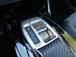 Peugeot 2008 1.2 Hybrid 145 GT / 360 Camera / Navigatie / Voorraad Voordeel / 14