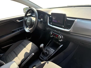 Kia Stonic 1.0 T-GDi MHEV DynamicPlusLine | Cruise Control | Climate Control | Camera | Navigatie | LM Velgen | / 27