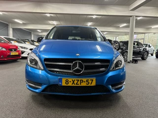 Mercedes-Benz B-Class 180 Ambition Nederlandse auto/ Trekhaak/ Parkeersensoren voor en achter/ Set winterbanden / 9
