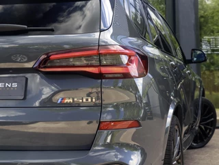 BMW X5 M50i 530pk | Achterasbesturing | Laser | ACC | Sky Lounge | Grigrio Telesto / 42