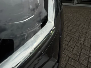 Škoda Superb COMBI 1.5 TSI ACT Business Edition - Automaat Stoelverw. Navi Camera 17inch LMV / 46