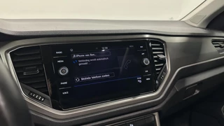 Volkswagen T-Roc 1.0 TSI Style Business PANO LM TREKHAAK DAB CRUISE. / 37