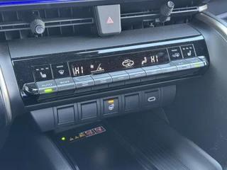 Toyota C-HR 2.0 Plug-in Hybrid 220 Executive NIEUW UIT VOORRAAD LEVERBAAR!! / 13