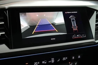 Audi Q4 e-tron 40 Launch edition S Competition 204pk 77 kWh SOH 87% Trekhaak Camera Leder Keyless Stoelverwarming ACC Panoramadak S-Line / 5