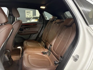 BMW 2-serie Active Tourer 218i High Executive/ NL auto/ Afneembare trekhaak/ Achteruitrijcamera / 35