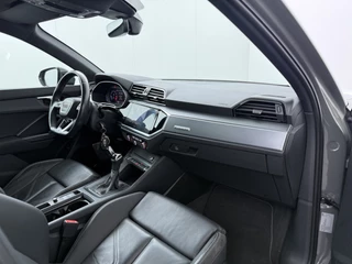 Audi Q3 40 TFSI quattro S Line edition one  - Virtual cockpit - Schuif/kanteldak - Stoelverwarming - Camera - Cruisecontrol - AppleCarplay - Android Auto - Virena Zekerheidspakket 895, - BOVAG Garantie / 40