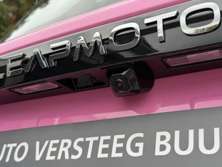 Leapmotor T03 Design 37.3 kWh 95PK Automaat Roze Wrap, Navigatie, Camera achter, Parkeerhulp achter, Audio, Keyless Start, Lichtmetalen velgen / 9