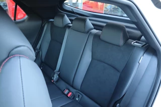 Toyota C-HR PLUG-IN HYBRID 220 GR SPORT NIEUW&DIRECT LEVERBAAR! BLIND-SPOT STOEL/STUURVERW. 19"LMV PARK-SENSOREN KEYLESS / 17