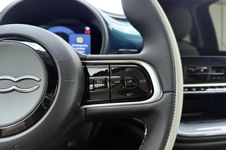 Fiat 500 1.0 Hybrid La Prima | Cabrio | Lederen bekleding | Keyless | Camera | Cruise control | Lichtmetalen velgen | Navigatie | Draadloze apple carplay/android auto | JBL audio / 20
