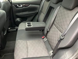 Nissan Qashqai 1.2 N-Connecta | Panoramadak | Navigatie | 360 camera | Stoel Verwarming | Cruise/Control | Climate/Control | / 28