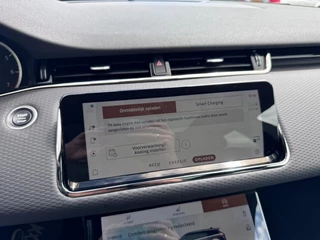 Land Rover Range Rover Evoque 1.5 P300E S AWD R-Design Panoramadak Camera Stoelverwarming Carplay Meridian / 50