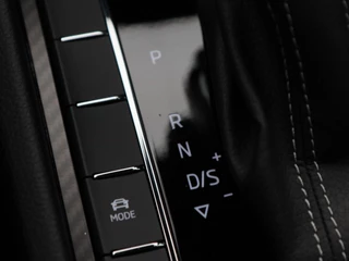 Škoda Superb Combi 1.5 TSi 150 Pk Automaat Sportline Business | Panoramadak | Trekhaak | Virtual Cockpit | Adaptive Cruise | Camera | LED | 19 Inch | 53.466 Km! / 33