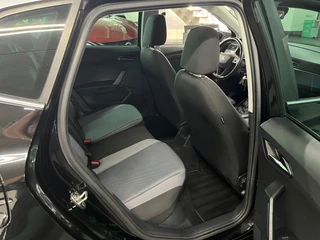 Seat Arona 1.0 TSI Xcellence Launch Edition / Navi /Apple Carplay / 15