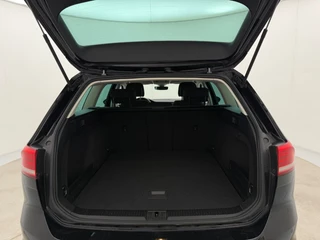 Volkswagen Passat Variant 1.5 TSI Comfortline | Automaat | Adaptive Cruise | Stoelverwarming | CarPlay | Camera | Trekhaak / 14
