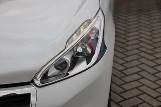 Peugeot 208 1.2 PureTech Active|Parelmoer wit|Automaat|Airco|Cruise|Telefoon|PDC / 17