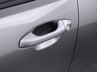Kia Stonic 1.0 T-GDi MHEV DynamicLine  - Apple Carplay/Android Auto - Achteruitrijcamera - Cruise Control - - Fabrieksgarantie t/m 05-2032 / 17