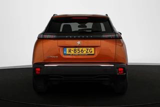 Peugeot e-2008 EV Allure Pack 50 kWh Stoelverwarming Camera Apple CarPlay / 16