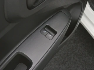 Hyundai i10 1.0 i-Motion | Airco | Dealer onderhouden | 1e Eigenaar / 18