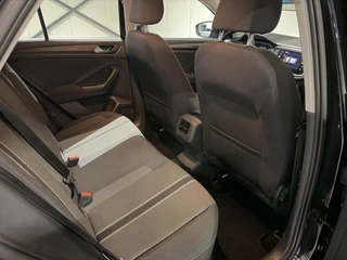 Volkswagen T-Roc 1.0 TSI Style Carplay Cruise Trekhaak NAP / 33