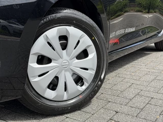 Suzuki Swift Comfort 1.2 Smart Hybrid 82PK Navigatie, Achteruitrijcamera, Keyless, Apple Carplay, Android Auto / 2