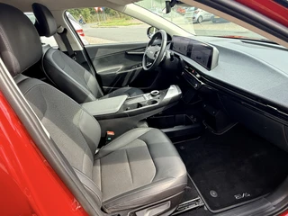 Kia EV6 77.4 kWh  | Afn. Trekhaak | SOH 100% | Half Leder | Adapt. Cruise | Stoel- en stuurverwarming | Apple/Android / 36