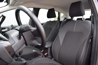 Ford Fiesta 1.0 EcoBoost Hybrid Titanium | Apple CarPlay | Climate | Cruise | Navi / 6