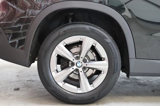 BMW X1 sDrive18i High Executive Automaat  / Widescreen Display / Stoelverwarming / Leder / Climate Control / Driving Assistant Plus / Cruise Control / Leder / Achteruitrijcamera / 17 Inch / Adaptieve LED koplampen / 12