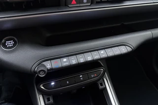 Jeep Avenger Summit 54 kWh | Camera | Apple carplay/Android auto | Voorruitverwarming | Climate control / 22