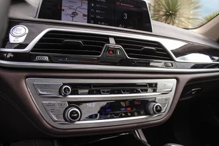 BMW 7-serie 740i High Executive | 2e eigenaar | Driving Assistant Plus | Innovation pakket | Massage | Dodehoekdetectie | Adaptieve cruise | 360 camera | Stoelventilatie | Gesture control / 33