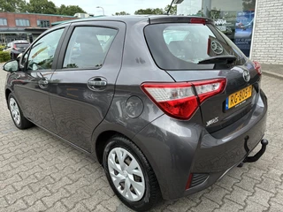 Toyota Yaris 5-DEURS NL-AUTO 1E-EIG DEALER-OND 5-DEURS AIRCO RADIO/CD  TREKHAAK ALL-SEASONS / 6