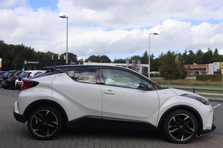 Toyota C-HR 1.8 HYBRID GR-SPORT 19"LM-VELGEN 1e EIGENAAR NL-AUTO STOELVERW. LED JBL-AUDIO P-SENSOREN APPLE/ANDROID 19"LMV / 12